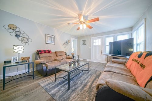 409 W Lincoln St, MOUNT MORRIS, IL, 61054-1309 | Card Image