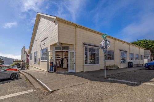10470 Lansing St, Mendocino, CA, 95460-9524 | Card Image