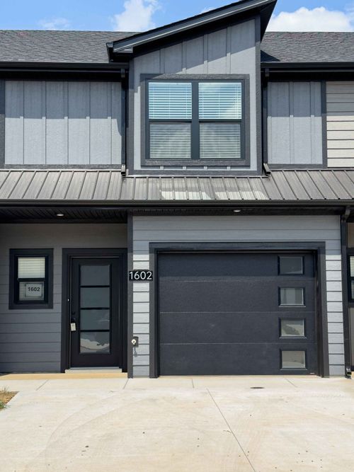 1602 Jonathan Wade Pvt Cir, Clarksville, TN, 37043-4121 | Card Image