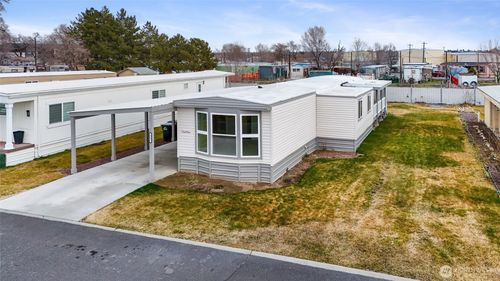 unit-121-2240 W Broadway Ave, Moses Lake, WA, 98837-3926 | Card Image