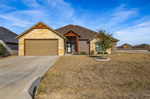 3215 White Horse Dr, Granbury, TX, 76049-7243 | Card Image