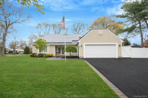19 Ascot Pl, Coram, NY, 11727-2332 | Card Image
