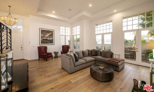 131 Roma Ct, Marina del Rey, CA, 90292-5968 | Card Image