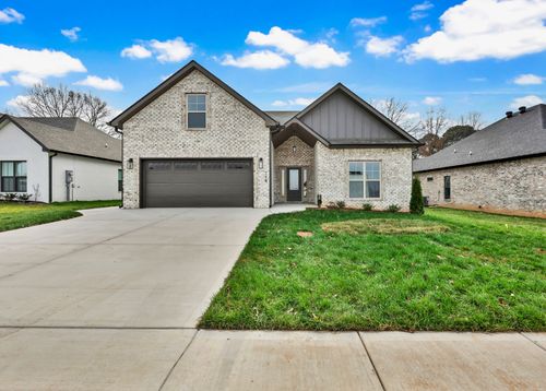 718 Southern Pine Trl, Clarksville, TN, 37043-2735 | Card Image