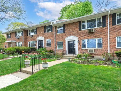 31u-31U Madison Park Gdns, Port Washington, NY, 11050-3209 | Card Image