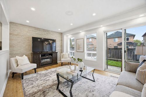 40 Dills Cres, Milton, ON, L9T5P2 | Card Image