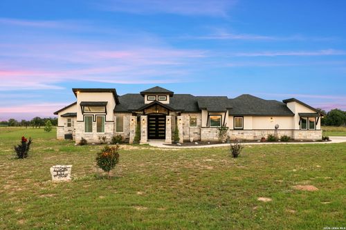 137 Ranchers Way, Floresville, TX, 78114 | Card Image