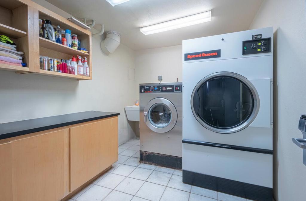 Commercial Sale in Salinas 4