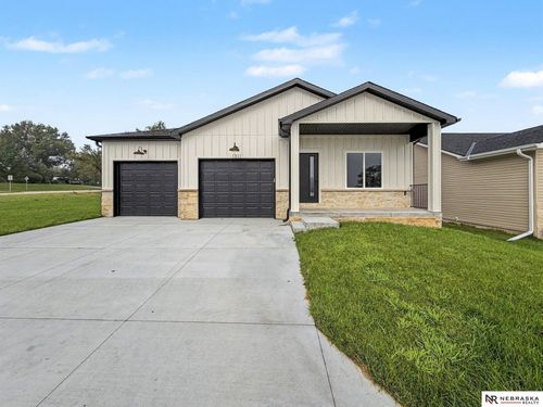 1311 Sw 36th St, Lincoln, NE, 68522-8767 | Card Image
