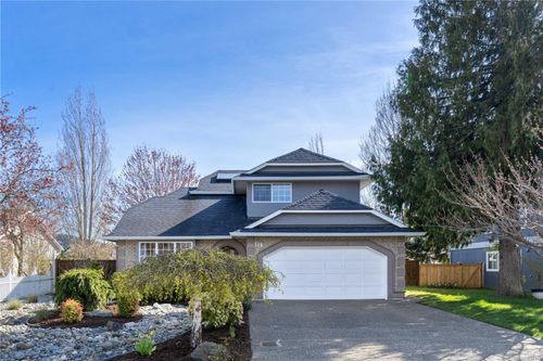 716 Ermineskin Ave, Parksville, BC, V9P2L4 | Card Image