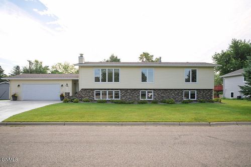 1730 3rd Ave Ne, Jamestown, ND, 58401-2419 | Card Image