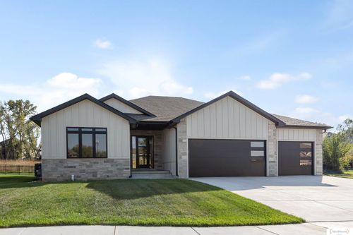 1325 Fairway Cir, Ashland, NE, 68003-6214 | Card Image