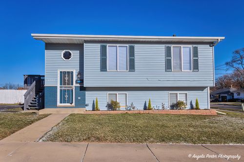 1802 11th St, WAUKEGAN, IL, 60085-7616 | Card Image