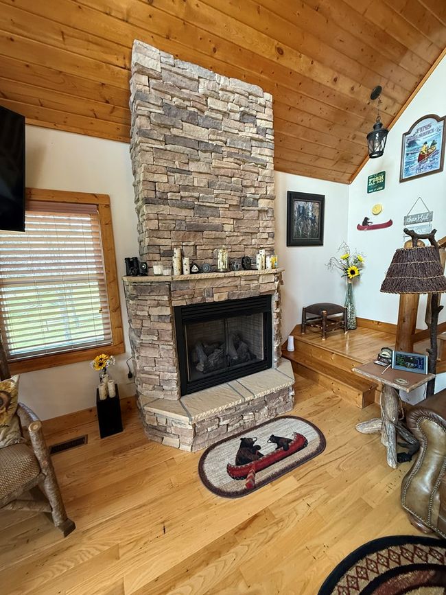 3550 Old River Ln, House other with 2 bedrooms, 2 bathrooms and 558 parking in Independence VA | Image 6