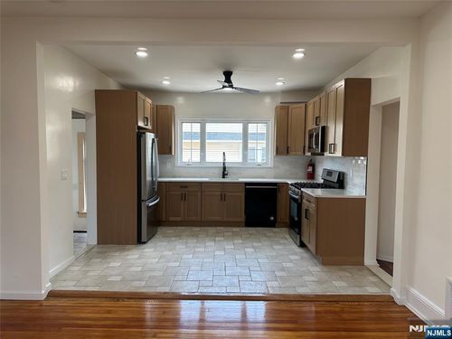 19 1st St, Lodi, NJ, 07644-1517 | Card Image