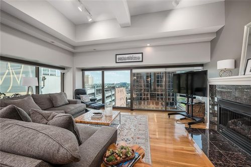 unit-1009-1101 Walnut St, Kansas City, MO, 64106-4204 | Card Image