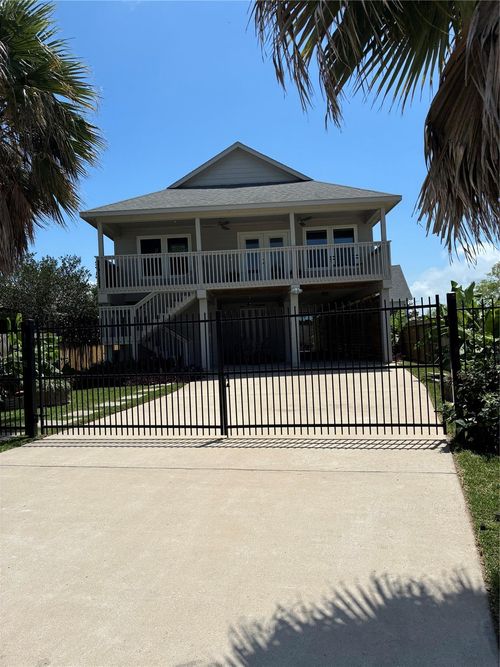 246 Debbie Ln, San Leon, TX, 77539-1936 | Card Image