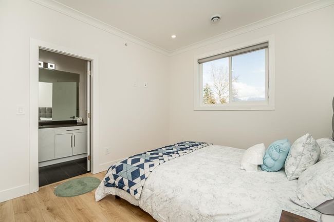 21661 Ridgeway Cres, House other with 8 bedrooms, 8 bathrooms and 6 parking in Maple Ridge BC | Image 31