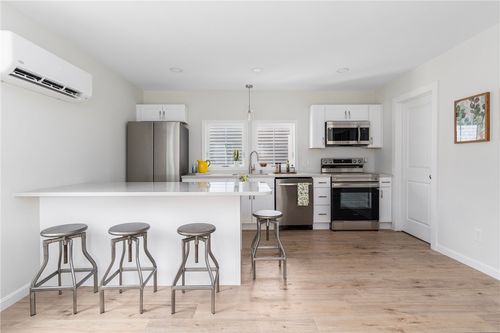 2-1 Nobert St, Warren, RI, 02885-2511 | Card Image