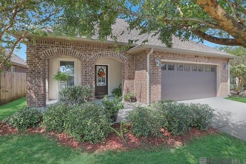 18341 Sunset Park Dr, Prairieville, LA, 70769-3912 | Card Image