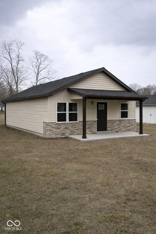 3982 Abbey Way, North Vernon, IN, 47265-8615 | Card Image