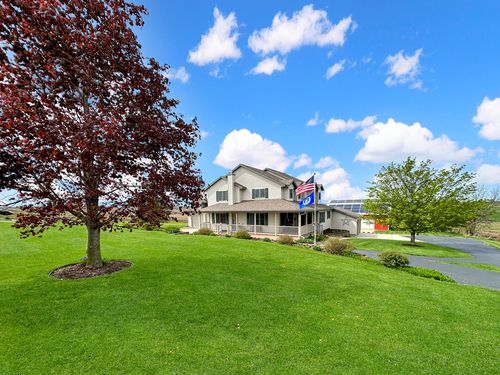 12260 W Loran Rd, PEARL CITY, IL, 61062-9558 | Card Image