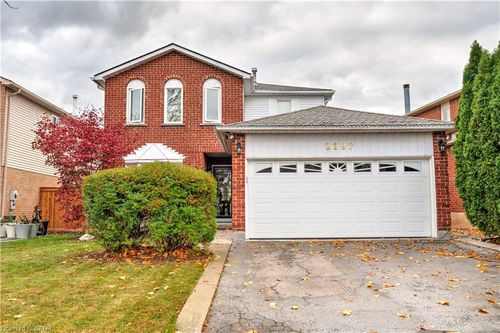 2197 Donald Rd, Burlington, ON, L7M3R8 | Card Image