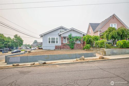 423 Kittitas St, Wenatchee, WA, 98801-2986 | Card Image