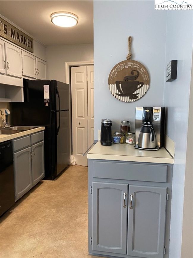 UNIT-226 - 148 Royal Oaks Dr, Condo with 2 bedrooms, 2 bathrooms and null parking in Blowing Rock NC | Image 6