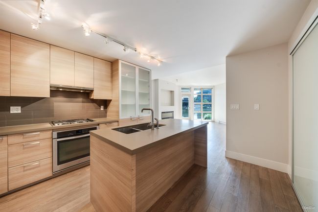111 - 3606 Aldercrest Dr, Condo with 1 bedrooms, 2 bathrooms and 1 parking in North Vancouver BC | Image 12