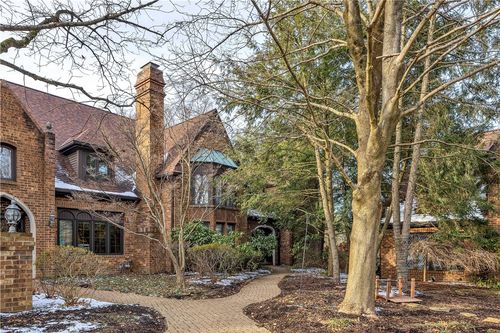 106 Bristol Sq, O'Hara, PA, 15238 | Card Image
