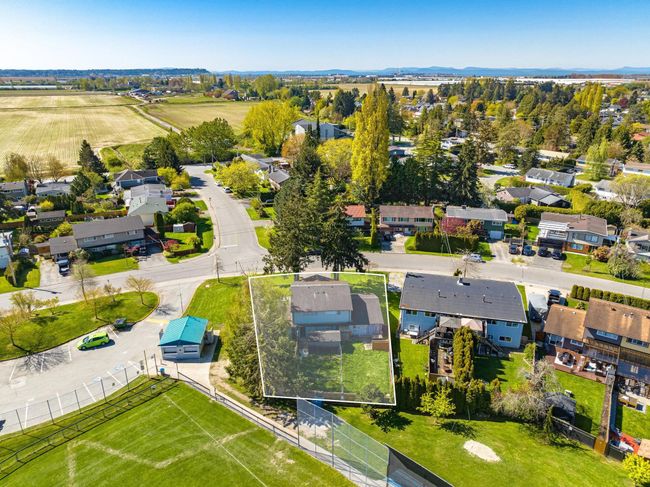5267 Maple Crescent, House other with 6 bedrooms, 2 bathrooms and 4 parking in Delta BC | Image 6