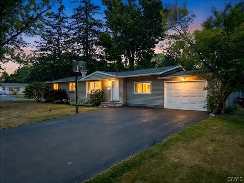 126 Grandy Dr, Liverpool, NY, 13088-5626 | Card Image