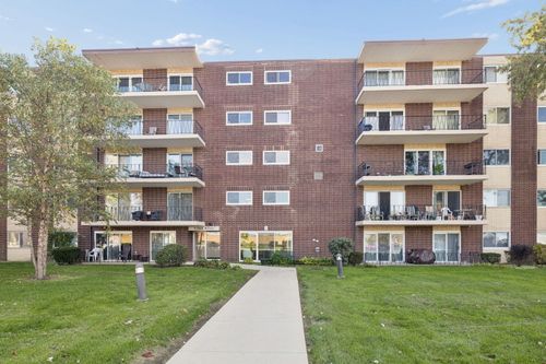 10a-5300 Walnut Avenue, Downers Grove, IL, 60515 | Card Image