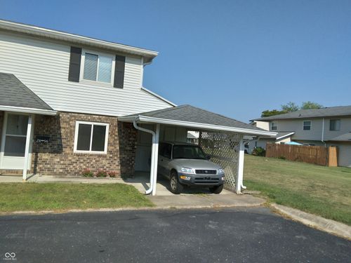 2896 Two Worlds Dr, Columbus, IN, 47201-3764 | Card Image