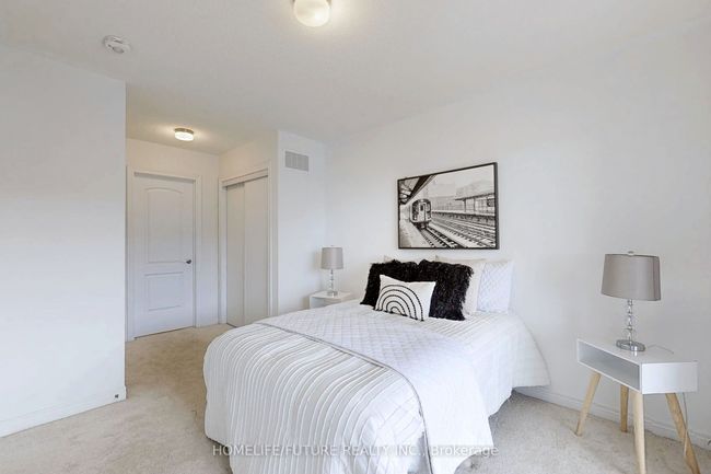 1106 Lockie Dr, House attached with 3 bedrooms, 3 bathrooms and 2 parking in Oshawa ON | Image 23