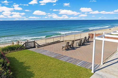 635 Atlantic Ave, Westerly, RI, 02891-4335 | Card Image