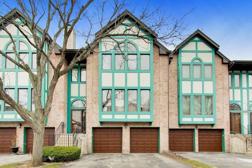 943 W Essex Pl, Arlington Heights, IL, 60004-2313 | Card Image