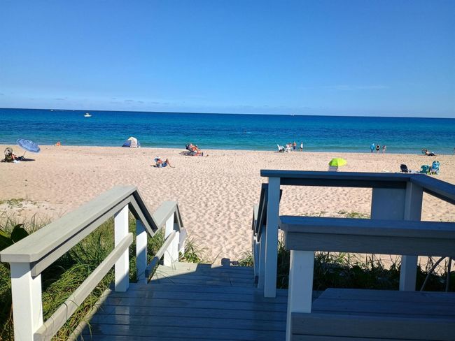 APT-6-105 - 5505 N Ocean Blvd, Condo with 2 bedrooms, 2 bathrooms and null parking in Ocean Ridge FL | Image 6