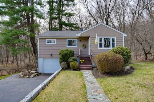 30 Birch Hill Rd, Ashland, MA, 01721-1146 | Card Image