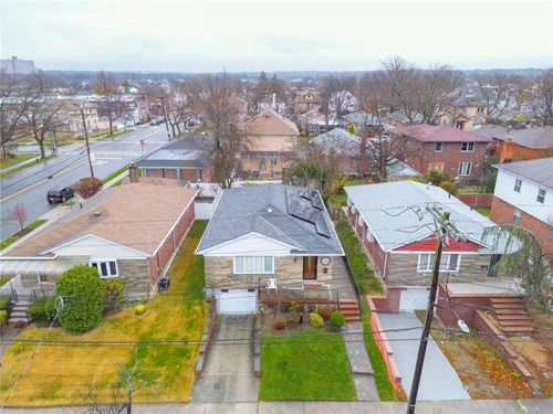 70-07 171st St, Fresh Meadows, NY, 11365-3335 | Card Image