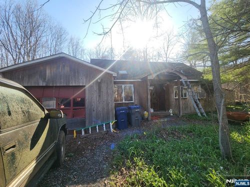 15 Marigold Rd, Glenwood, NJ, 07418-1819 | Card Image