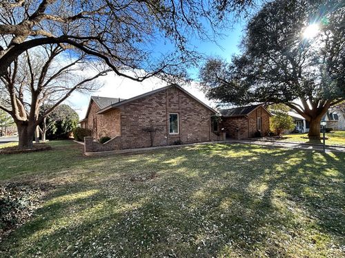 1301 Live Oak Ln, Andrews, TX, 79714-2302 | Card Image