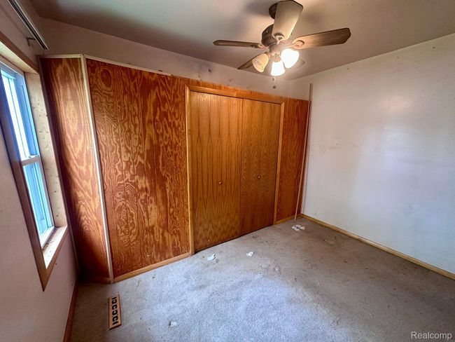 1 1 St St, House other with 3 bedrooms, 1 bathrooms and null parking in Yale MI | Image 8