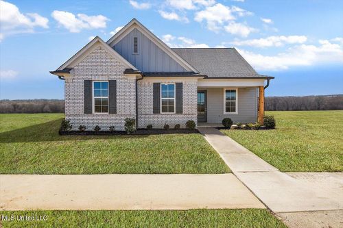 597 Sunflower St, Nesbit, MS, 38651 | Card Image