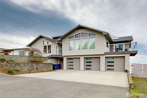 2425 Country Club Rd, Walla Walla, WA, 99362-9261 | Card Image