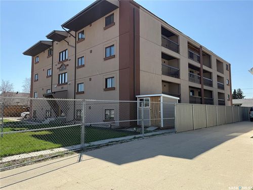 402-607 10th St, Humboldt, SK, S0K2A0 | Card Image
