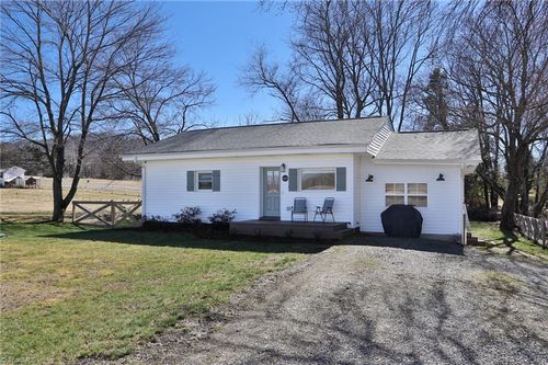 5533 Bullins Rd, Jonesville, NC, 28642-9553 | Card Image