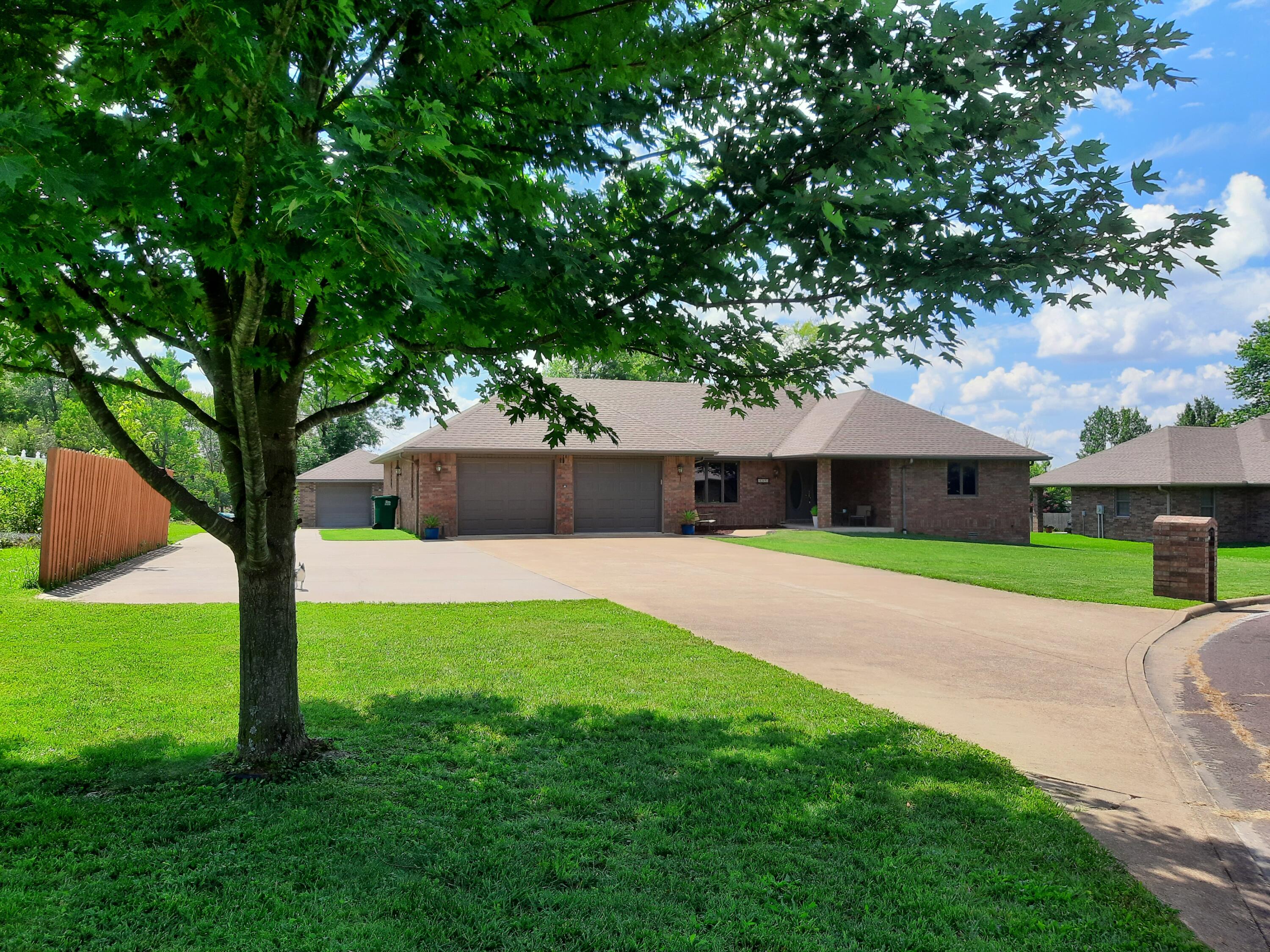 Stonegate Dr, Mountain Grove, MO 65711