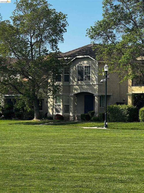 8224 Shay Cir, Stockton, CA, 95212-3495 | Card Image
